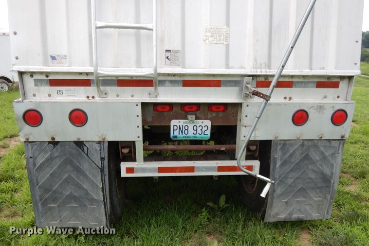 image for item DF5240 1996 Jet double hopper bottom grain trailer
