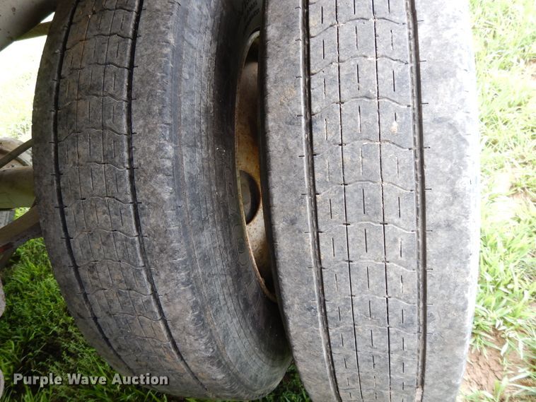 image for item DF5240 1996 Jet double hopper bottom grain trailer