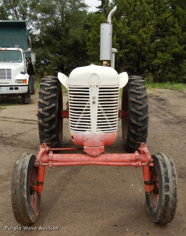 image for item DF5246 1955 Case 401  tractor
