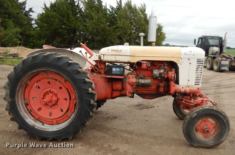 image for item DF5246 1955 Case 401  tractor