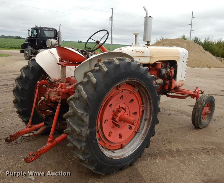 image for item DF5246 1955 Case 401  tractor
