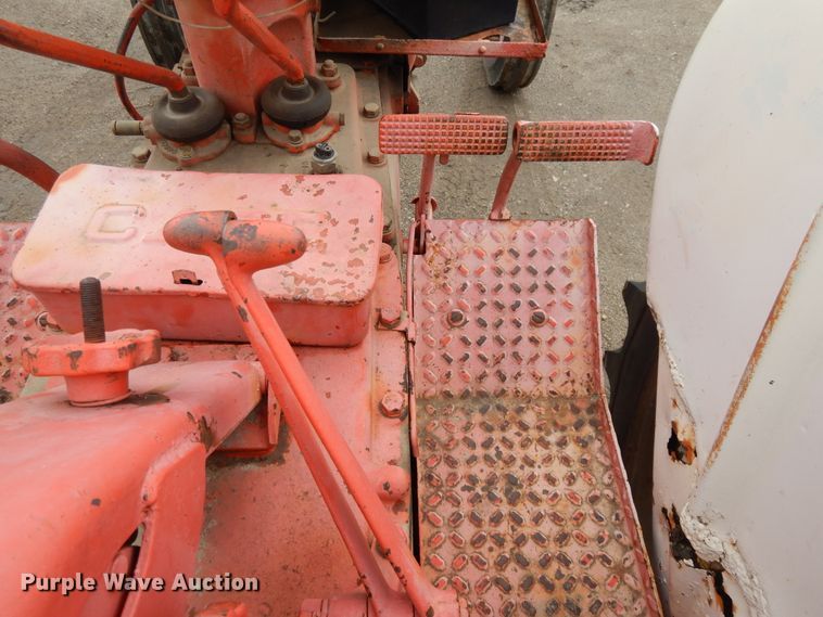 image for item DF5246 1955 Case 401  tractor