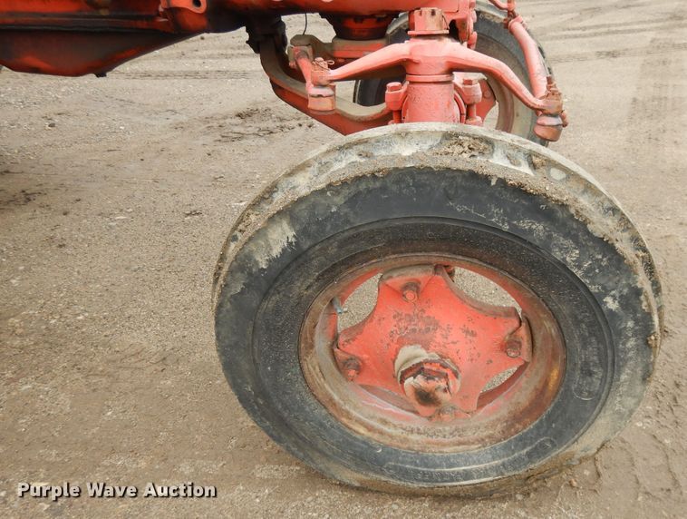 image for item DF5246 1955 Case 401  tractor