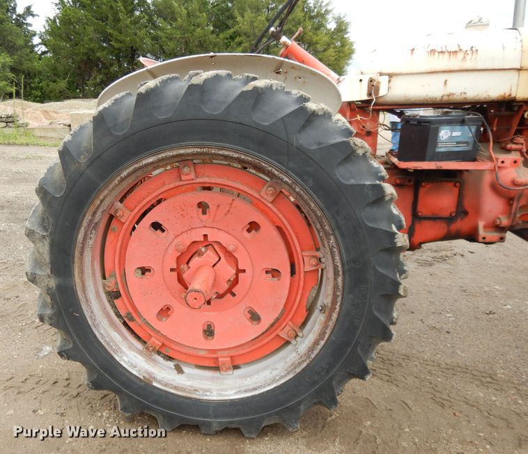 image for item DF5246 1955 Case 401  tractor