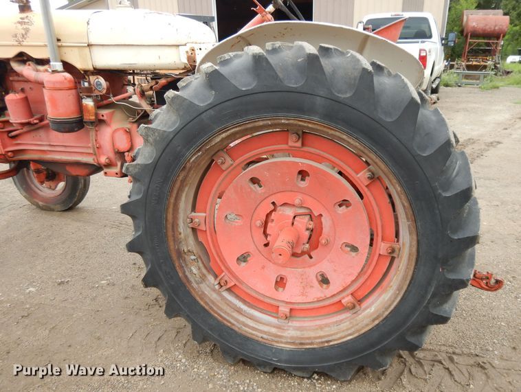 image for item DF5246 1955 Case 401  tractor