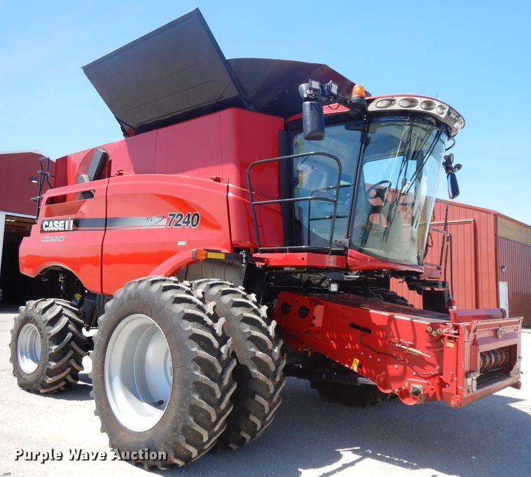image for item DF5388 2016 Case IH 7240 AFS combine