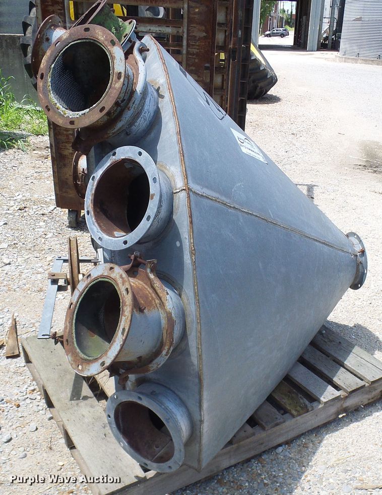 image for item DG1991 Creamer Mfg. 10 hole cone distributor