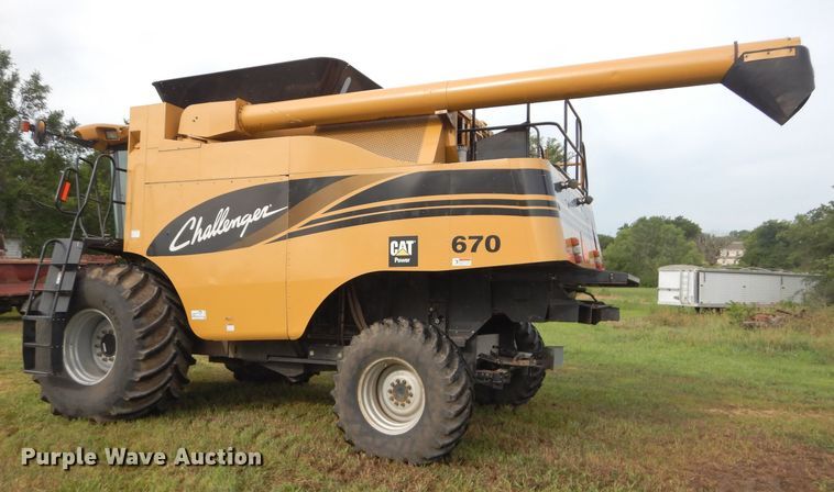image for item DH4482 2004 Challenger 670 RWA combine