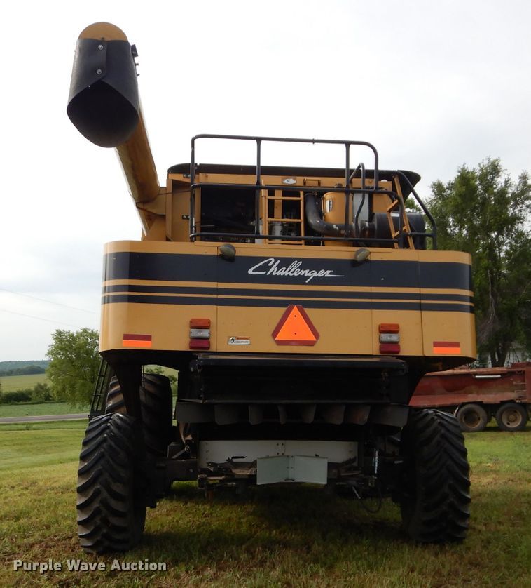 image for item DH4482 2004 Challenger 670 RWA combine