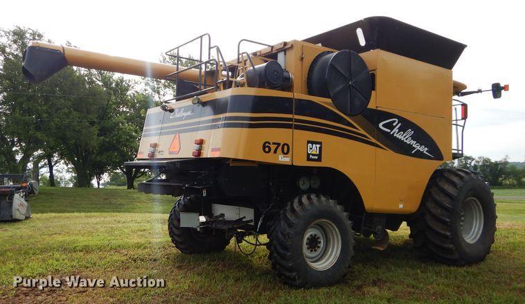 image for item DH4482 2004 Challenger 670 RWA combine