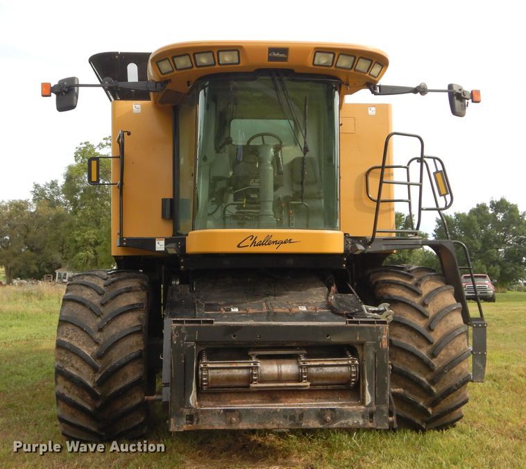 image for item DH4482 2004 Challenger 670 RWA combine