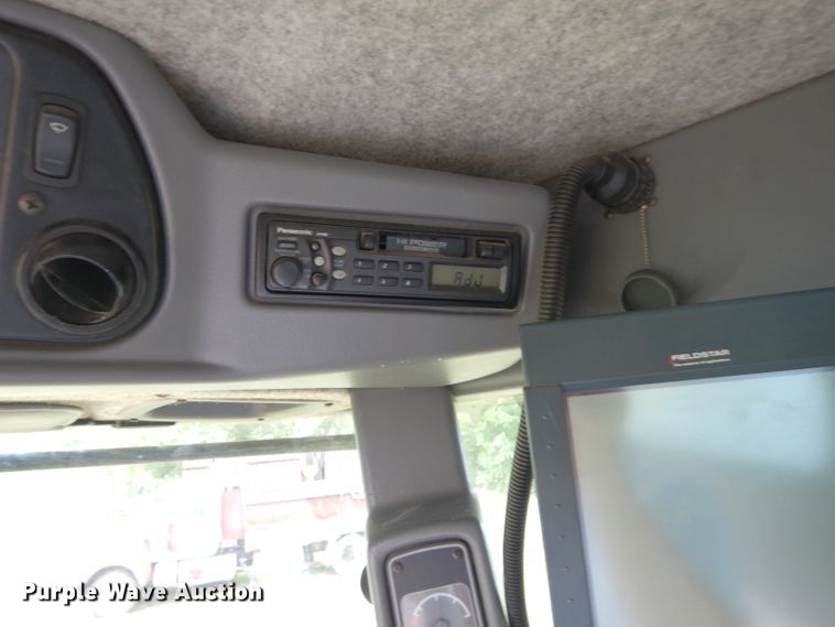 image for item DH4482 2004 Challenger 670 RWA combine