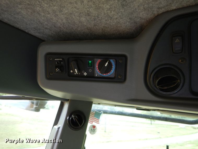 image for item DH4482 2004 Challenger 670 RWA combine