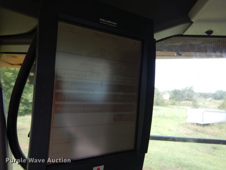 image for item DH4482 2004 Challenger 670 RWA combine