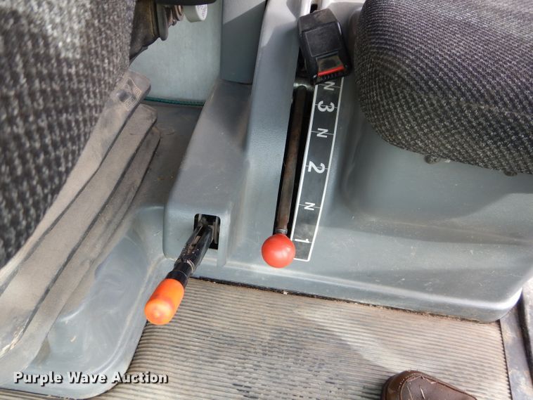 image for item DH4482 2004 Challenger 670 RWA combine