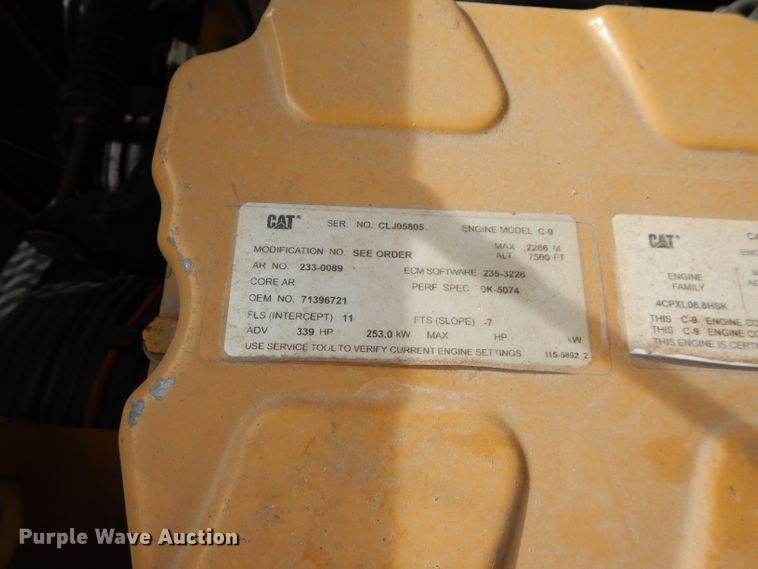 image for item DH4482 2004 Challenger 670 RWA combine