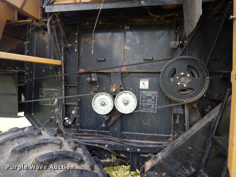 image for item DH4482 2004 Challenger 670 RWA combine