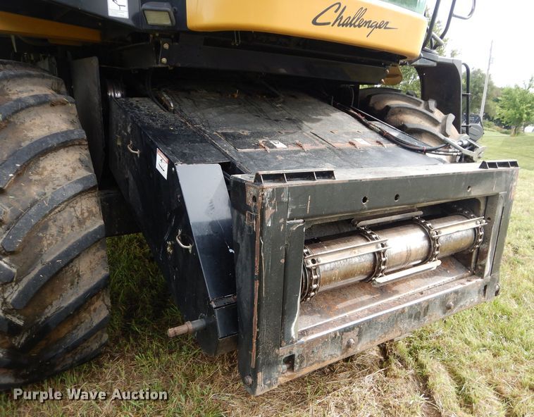 image for item DH4482 2004 Challenger 670 RWA combine