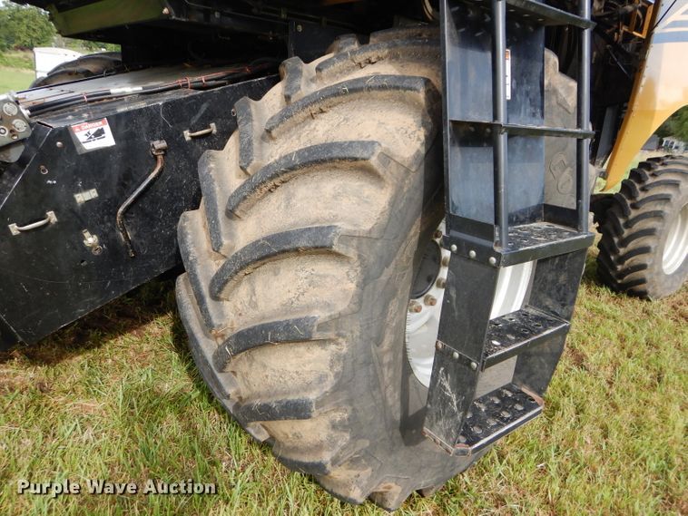 image for item DH4482 2004 Challenger 670 RWA combine