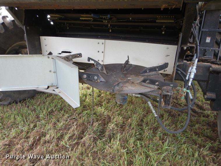 image for item DH4482 2004 Challenger 670 RWA combine