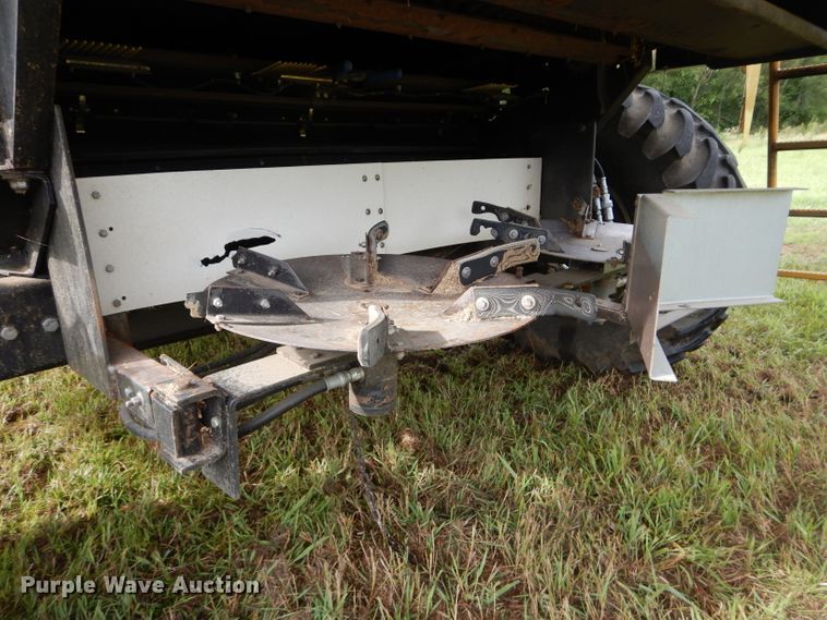 image for item DH4482 2004 Challenger 670 RWA combine