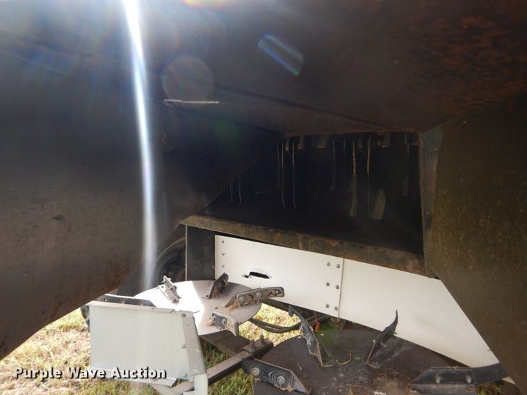 image for item DH4482 2004 Challenger 670 RWA combine