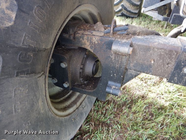 image for item DH4482 2004 Challenger 670 RWA combine