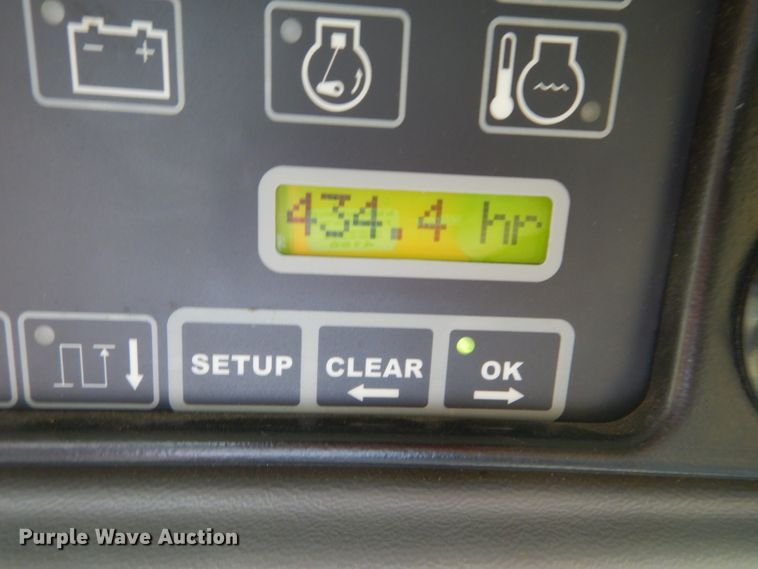 image for item DH4482 2004 Challenger 670 RWA combine