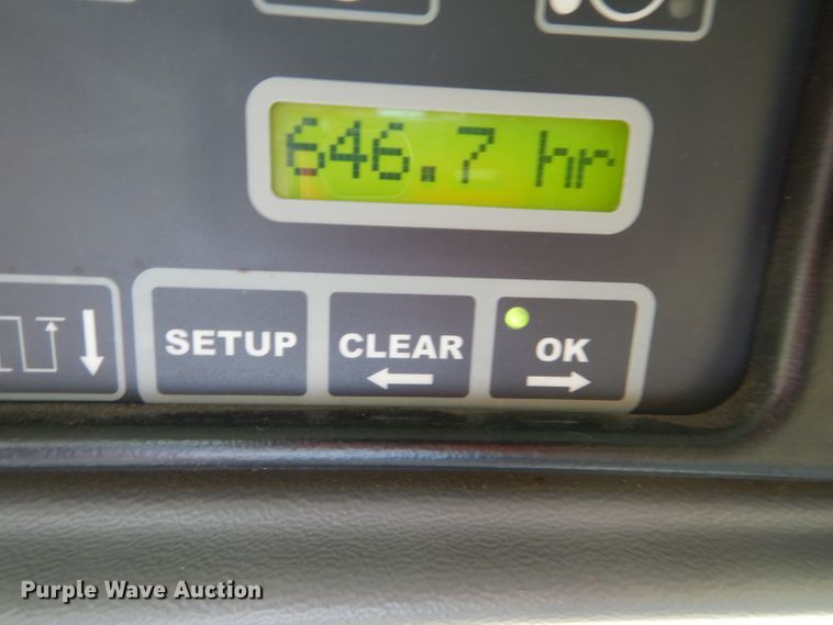 image for item DH4482 2004 Challenger 670 RWA combine