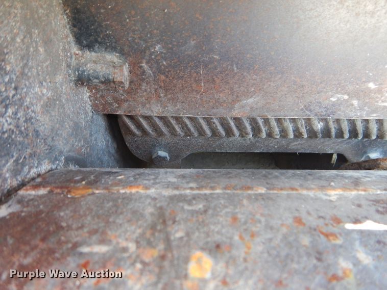 image for item DH4492 1981 Gleaner L2 combine