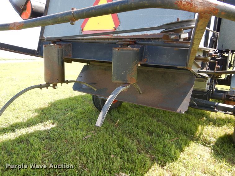 image for item DH4492 1981 Gleaner L2 combine