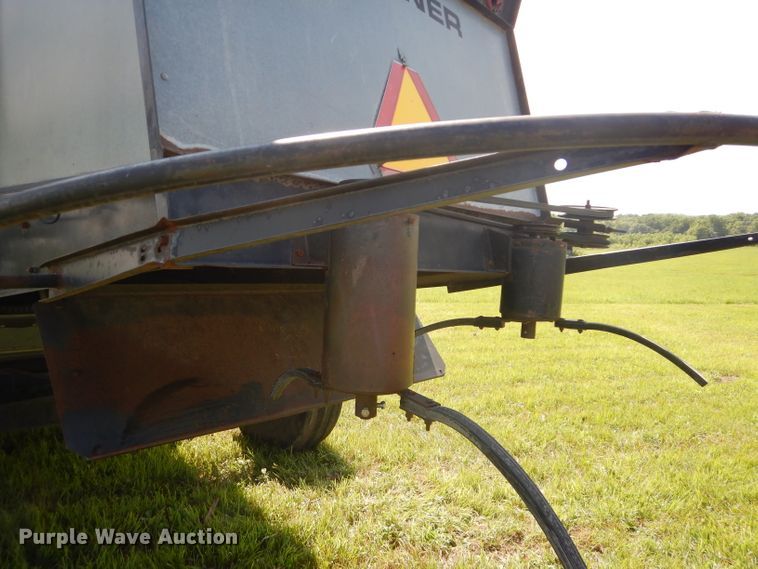 image for item DH4492 1981 Gleaner L2 combine