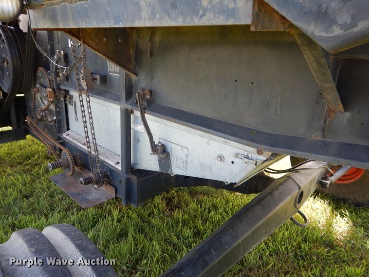 image for item DH4492 1981 Gleaner L2 combine