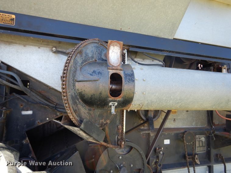 image for item DH4492 1981 Gleaner L2 combine