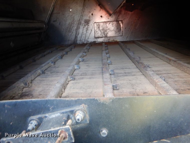 image for item DH4492 1981 Gleaner L2 combine