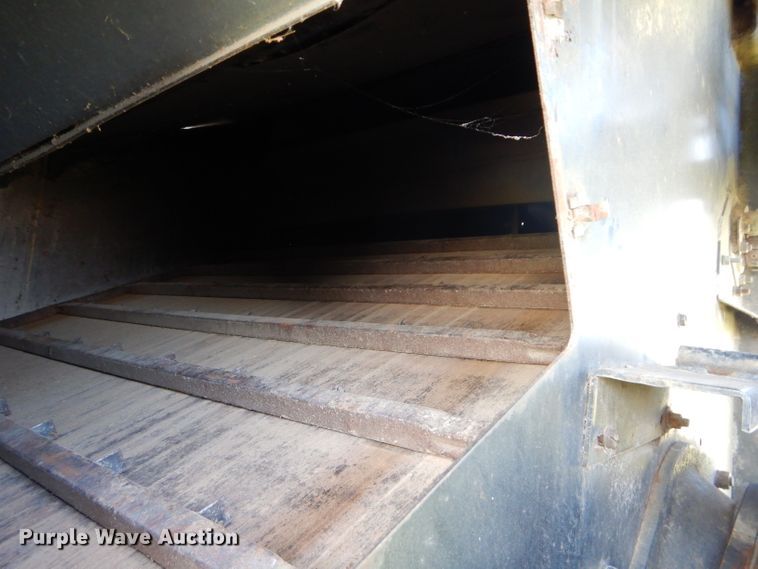 image for item DH4492 1981 Gleaner L2 combine