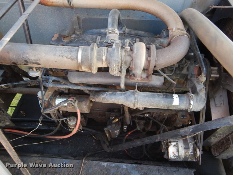 image for item DH4492 1981 Gleaner L2 combine