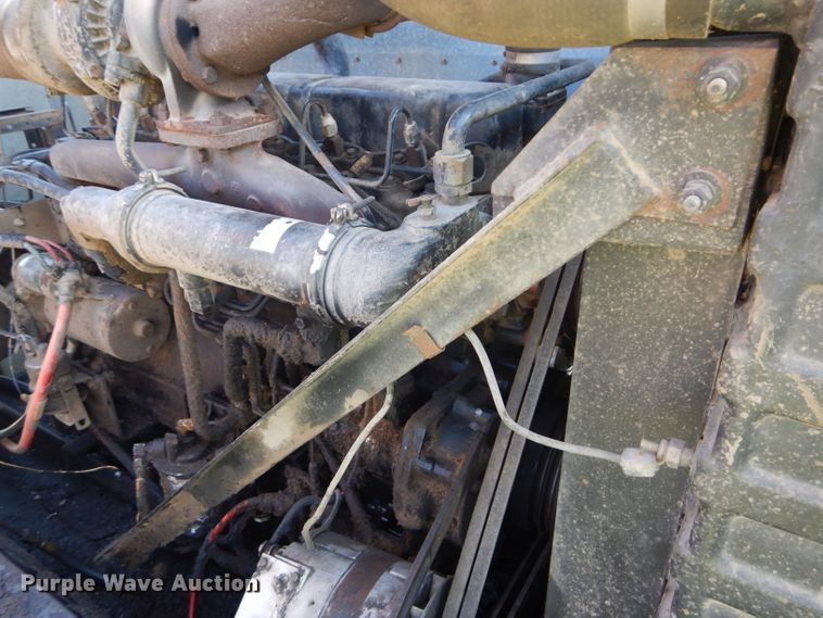 image for item DH4492 1981 Gleaner L2 combine