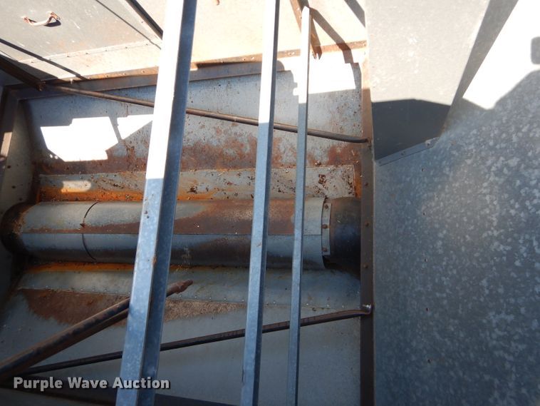 image for item DH4492 1981 Gleaner L2 combine