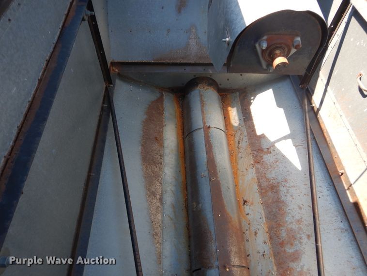 image for item DH4492 1981 Gleaner L2 combine