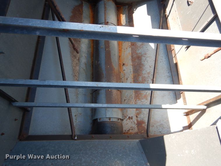 image for item DH4492 1981 Gleaner L2 combine