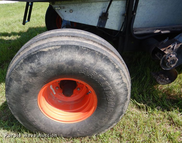 image for item DH4492 1981 Gleaner L2 combine