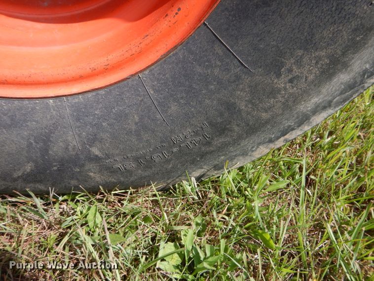 image for item DH4492 1981 Gleaner L2 combine