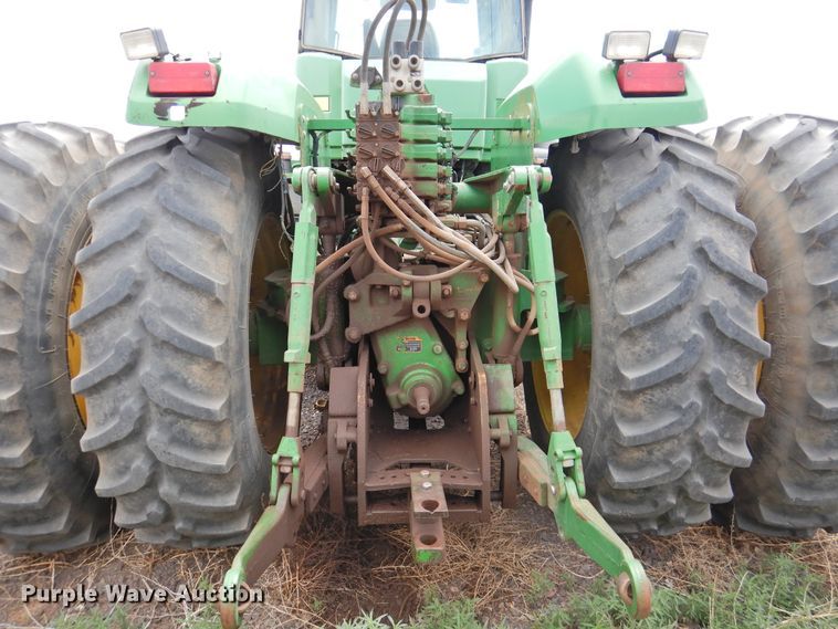 image for item DI0187 1998 John Deere 9400  4WD tractor