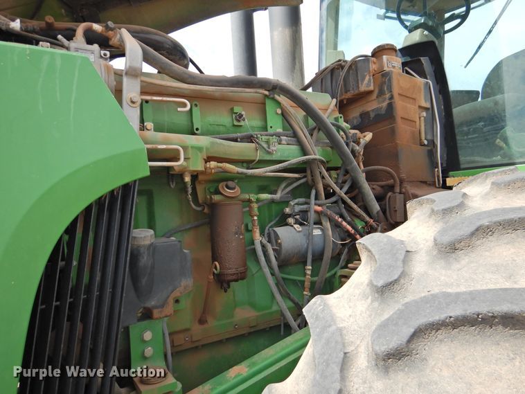 image for item DI0187 1998 John Deere 9400  4WD tractor