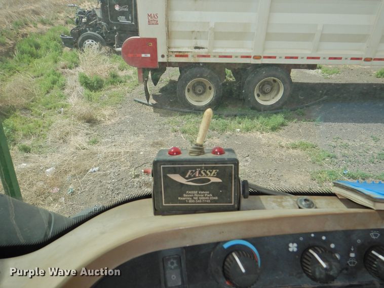 image for item DI0187 1998 John Deere 9400  4WD tractor