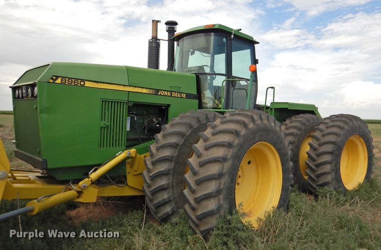 image for item DI0200 1991 John Deere 8960  4WD tractor