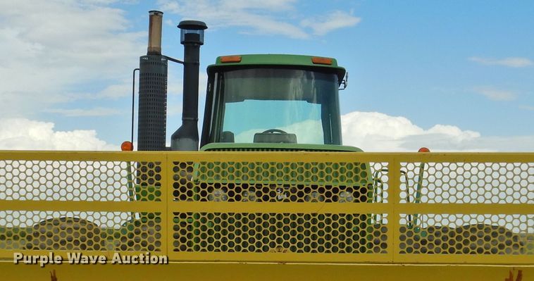 image for item DI0200 1991 John Deere 8960  4WD tractor