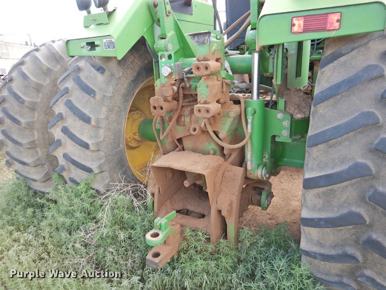 image for item DI0200 1991 John Deere 8960  4WD tractor