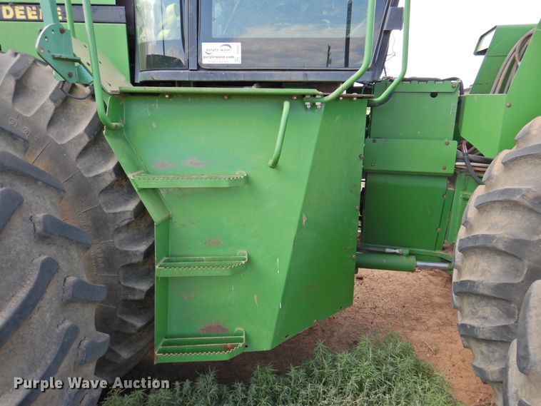 image for item DI0200 1991 John Deere 8960  4WD tractor